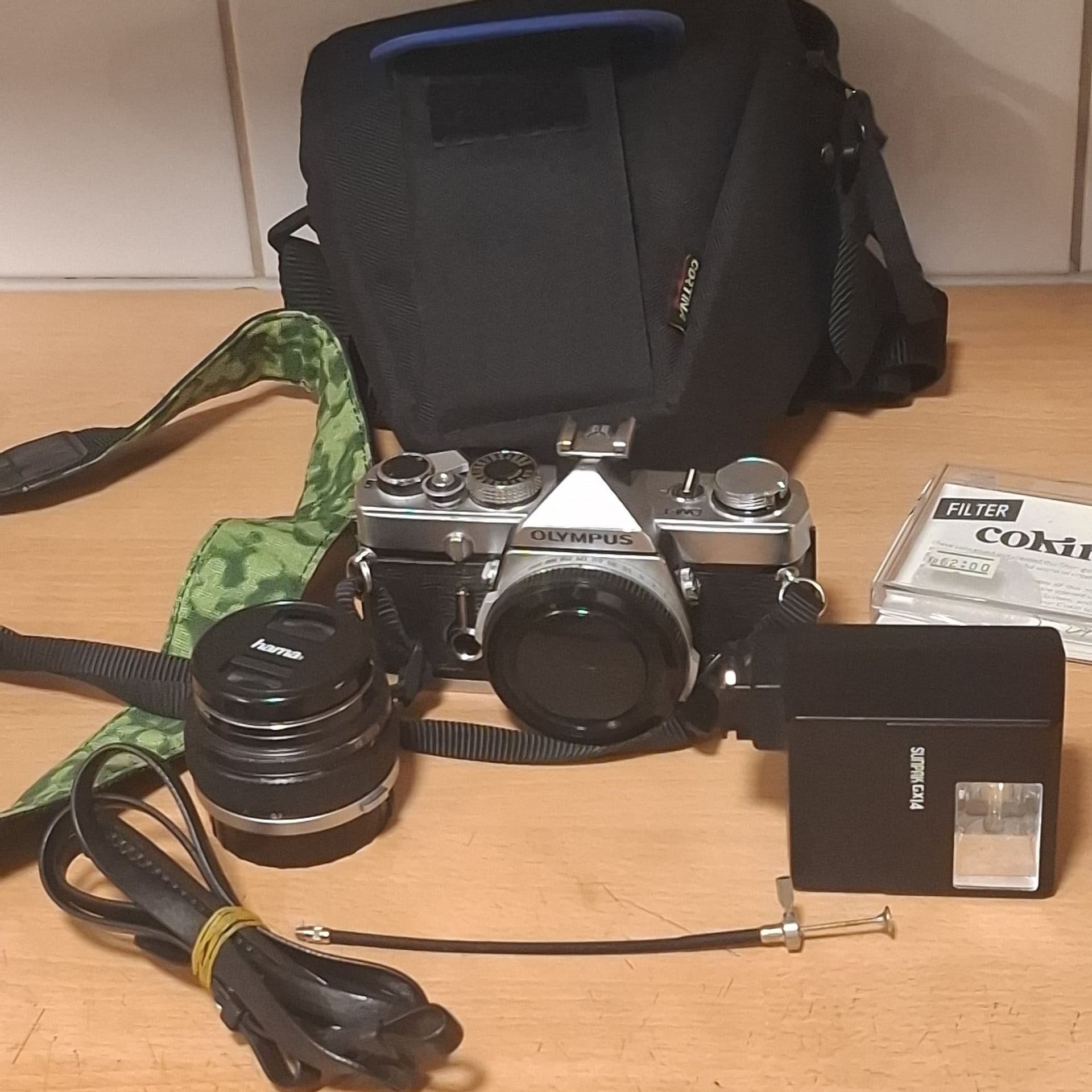 Analog systemkamera med tillbehör