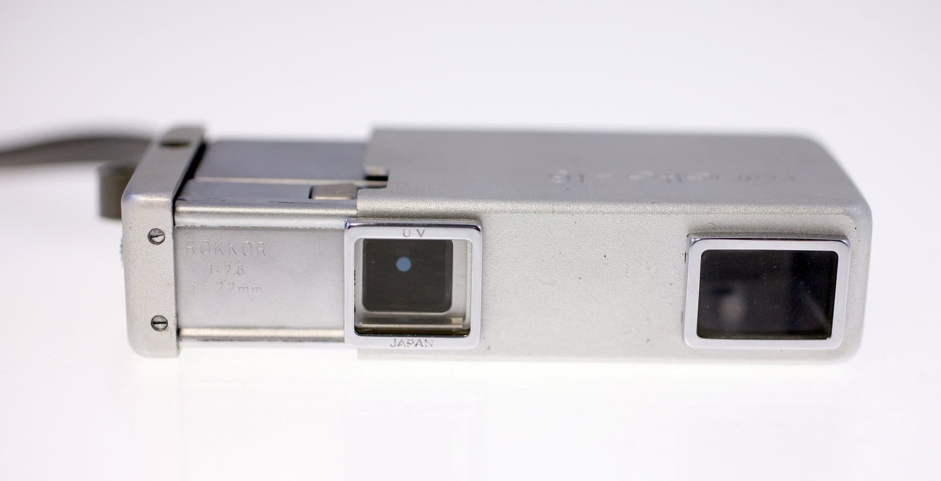 Minolta-16 Subminiature Camera with Rokkor 1:2.8 f=22mm Lens with case-168g