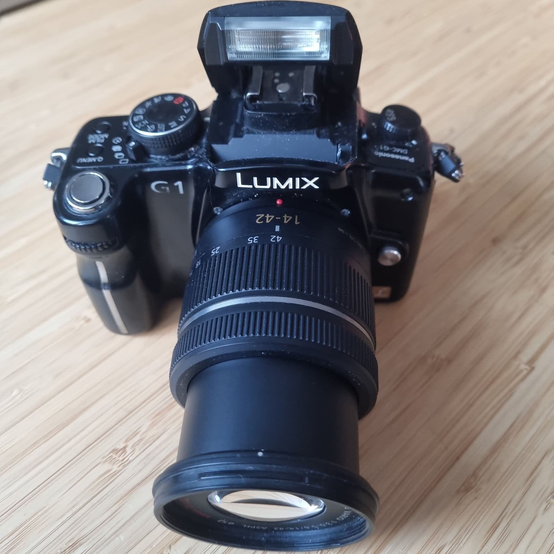 Panasonic lumix g1 & 14-42mm lens M43