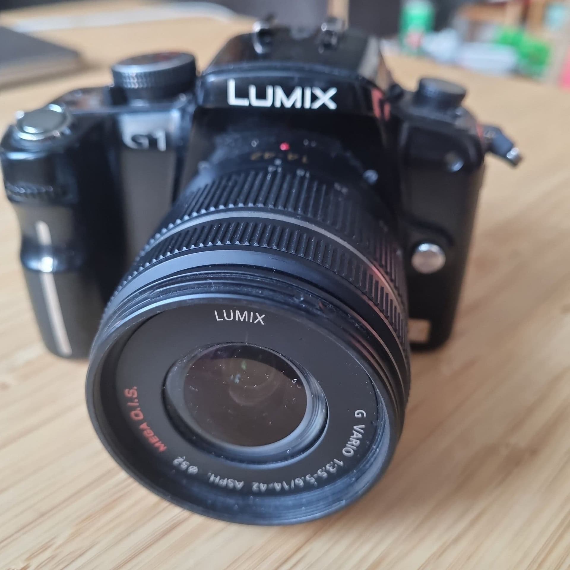 Panasonic lumix g1 & 14-42mm lens M43