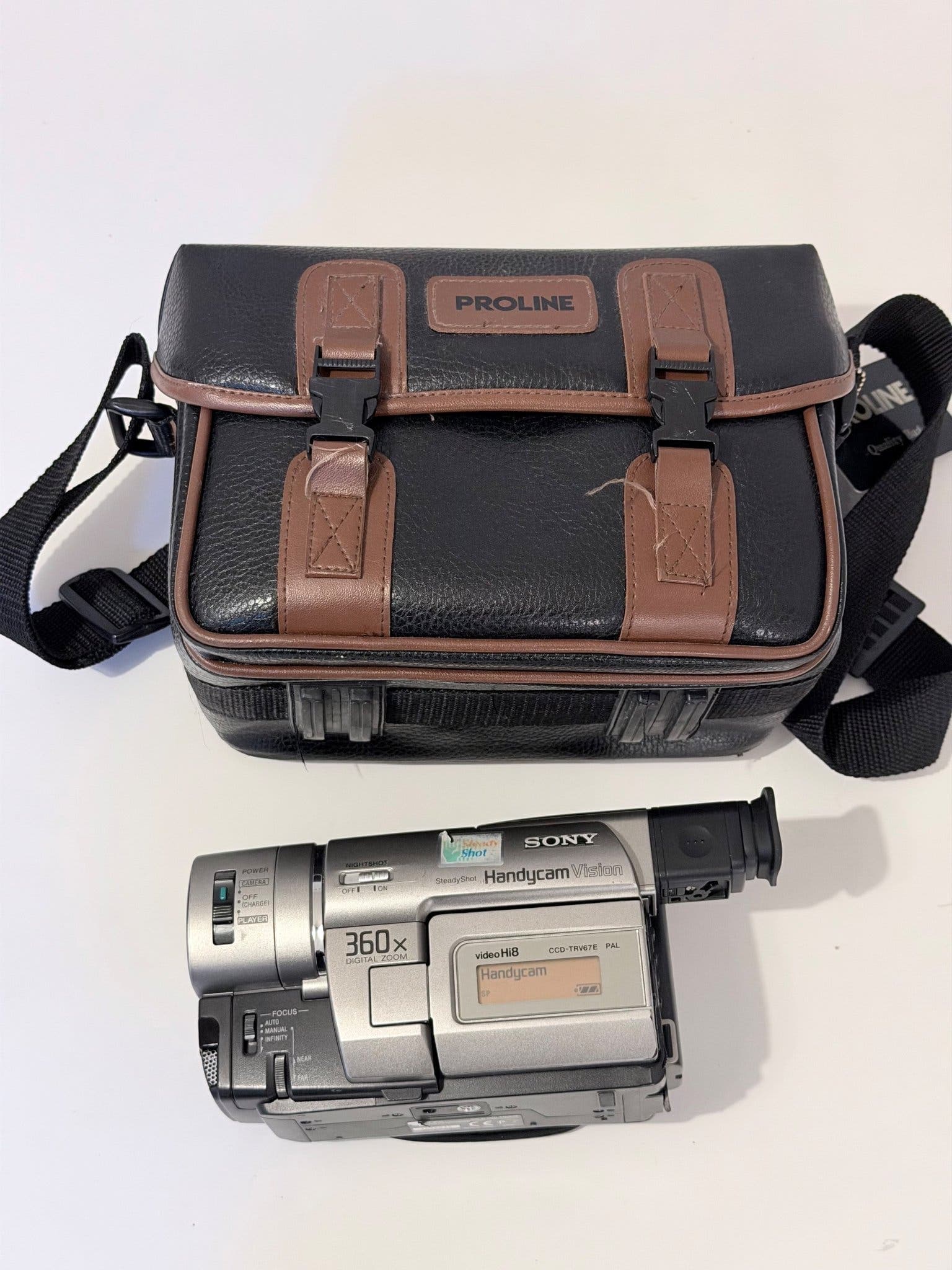 Sony Handycam Vision Hi8 CCD-TRV67E – Fungerande – Retro videokamera