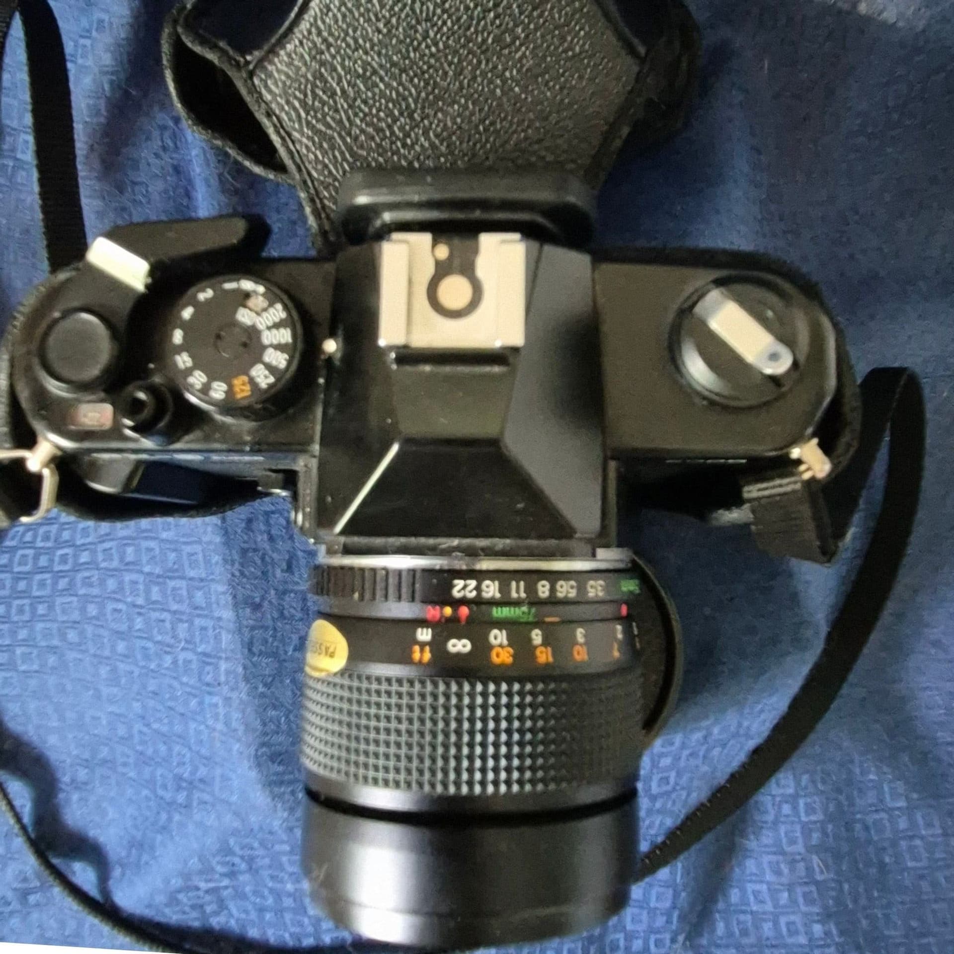 Yashica FX-3 Super 2000 med objektiv