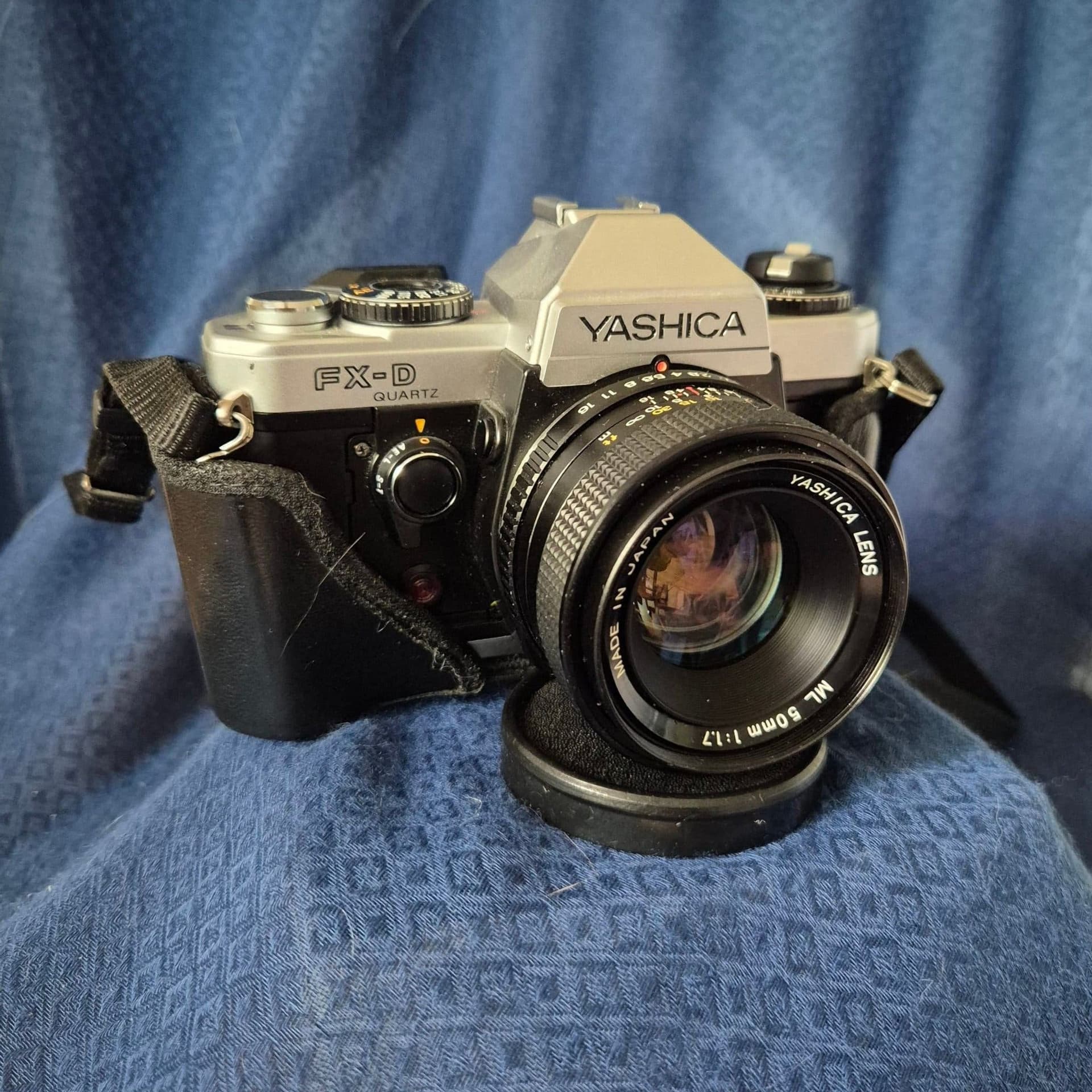 Yashica FX-D quartz med Yashica ML 50mm f:1.7