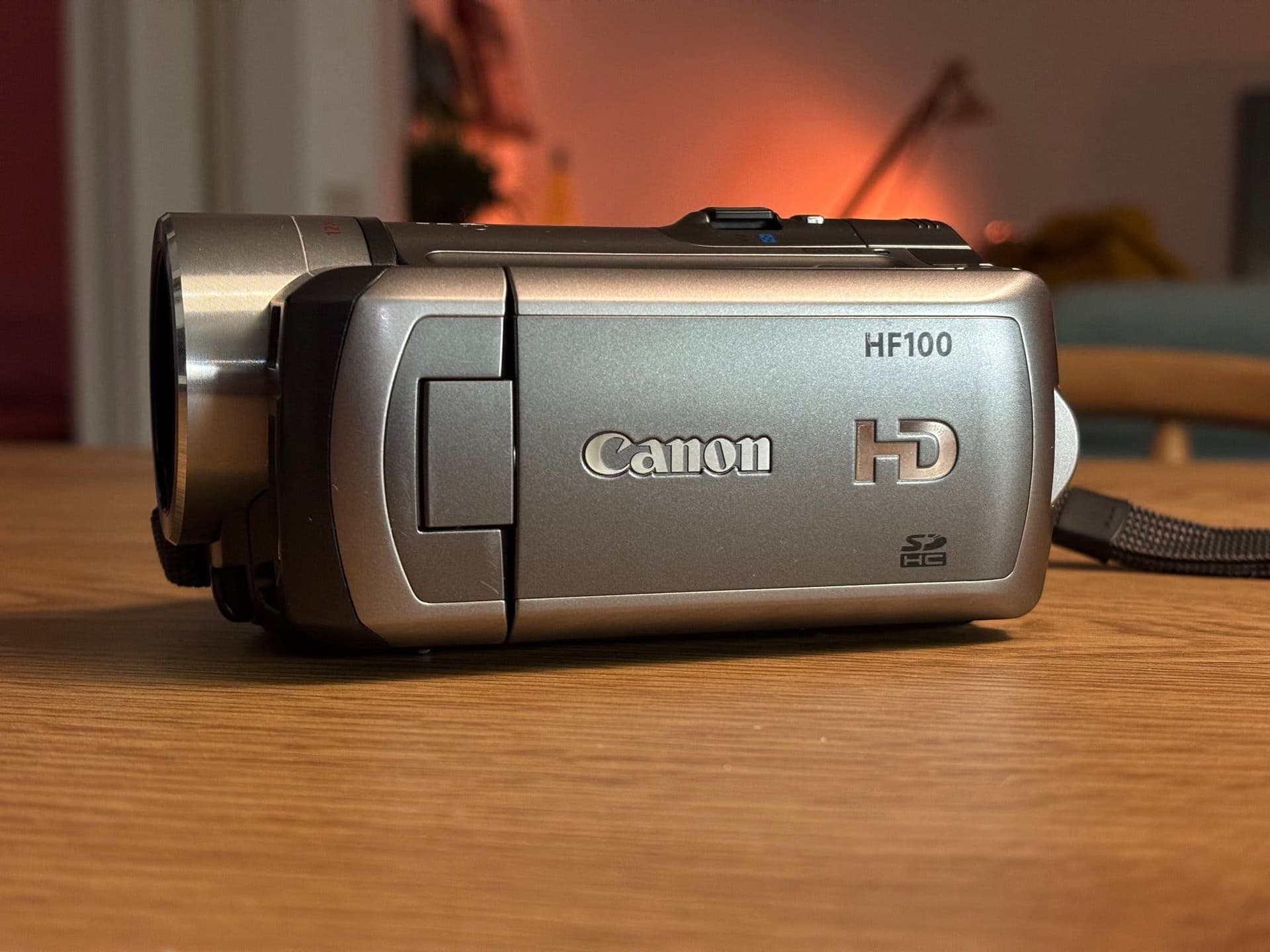 Canon HF100 - Digital videokamera