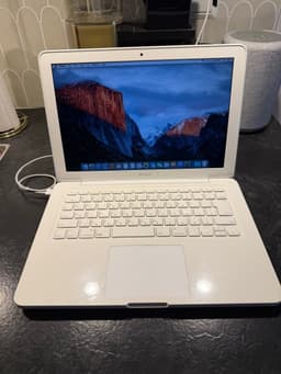 Apple MacBook