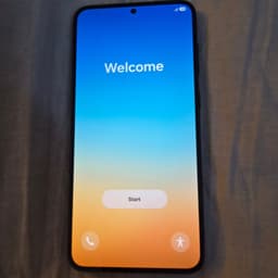 Samsung S23+ 256GB, svart i fint skick. Med skärmskydd utan insyn. På köpet.
