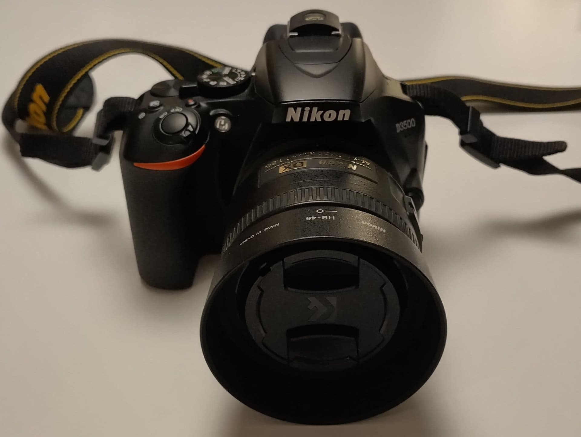 Nikon D3500 med AF-S DX Nikkor 35mm f/1.8G
