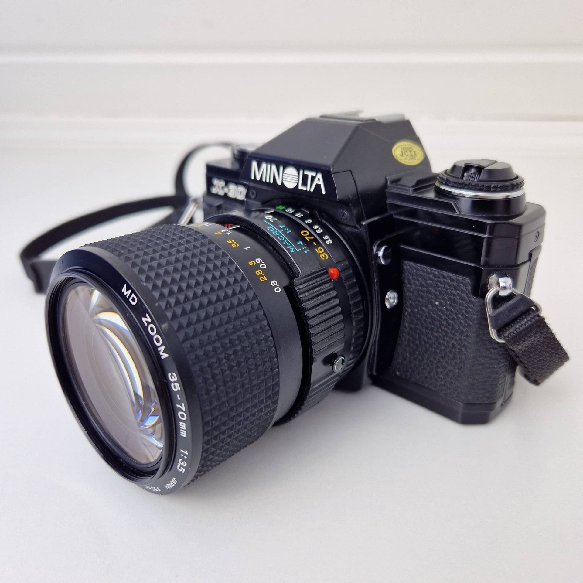 Minolta X-300 35mm SLR Camera - MD Zoom 35-70mm 1:3.5 Macro Tested