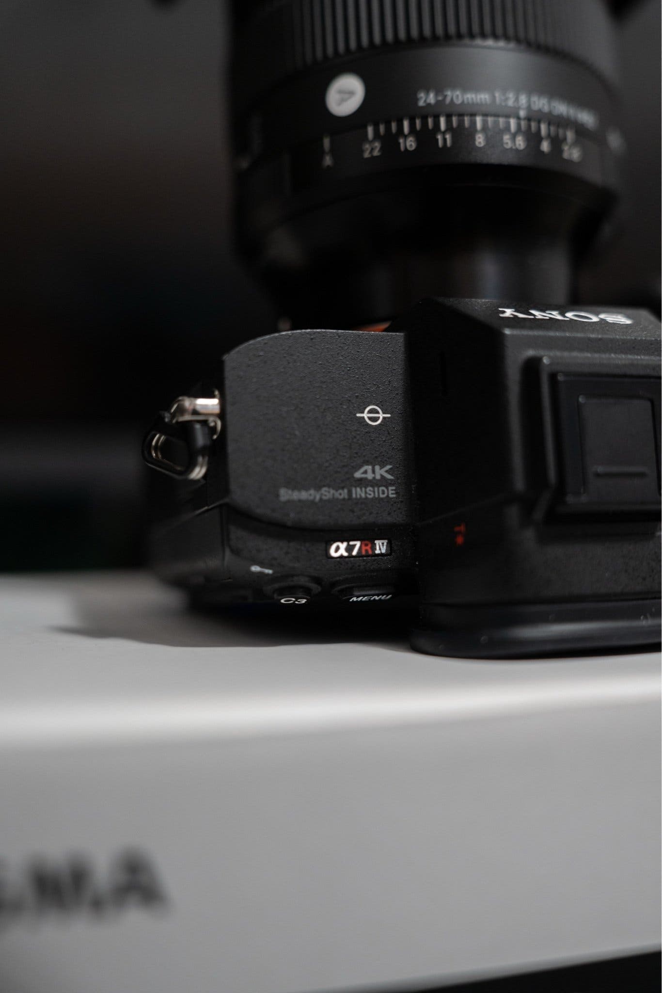 Sony A7R IV systemkamera med Sigma 24-70mm F2.8 DG DN ART II