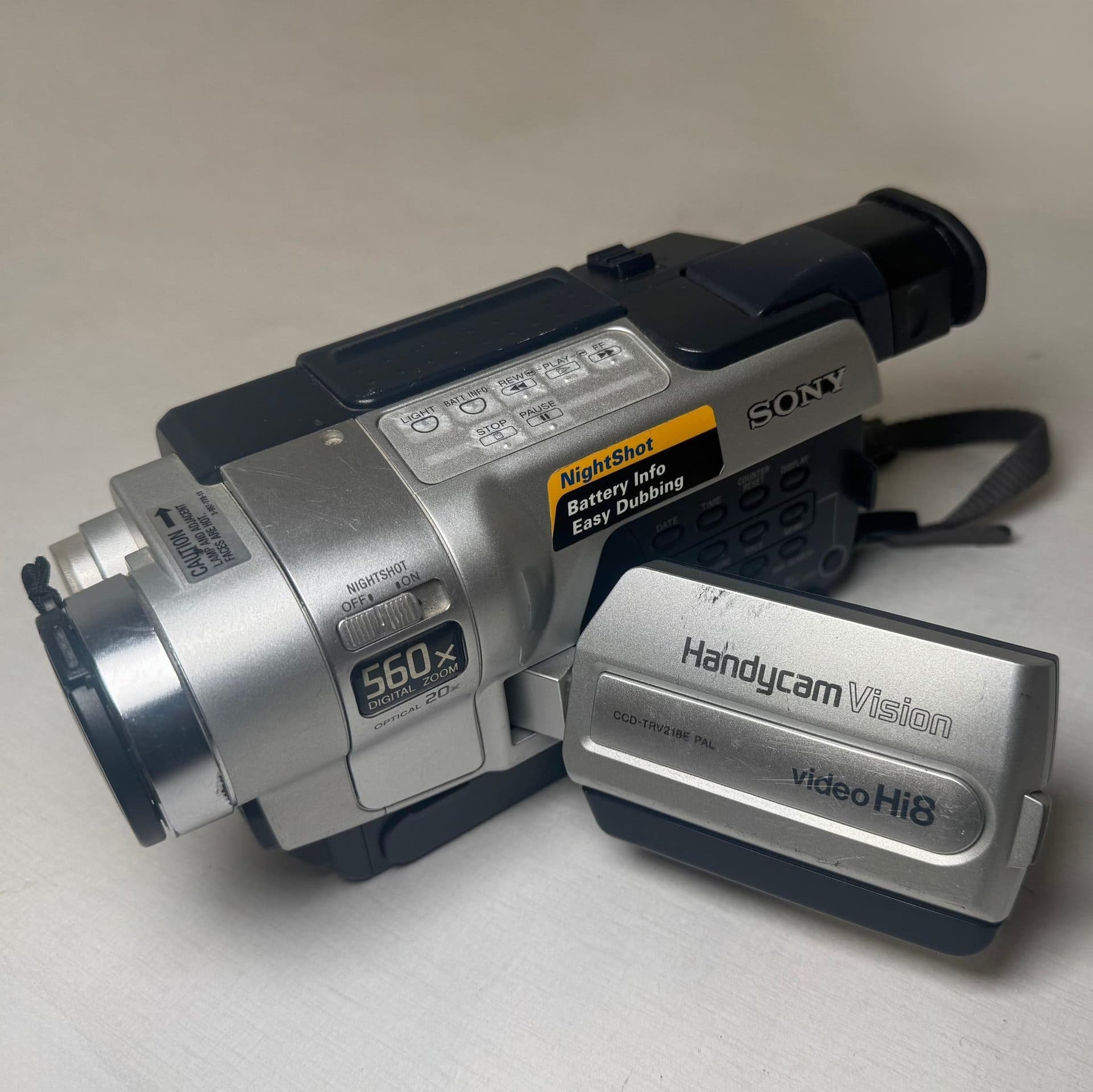 Sony CCD-TRV218E - Hi8 och Video8 - HDMI adapter