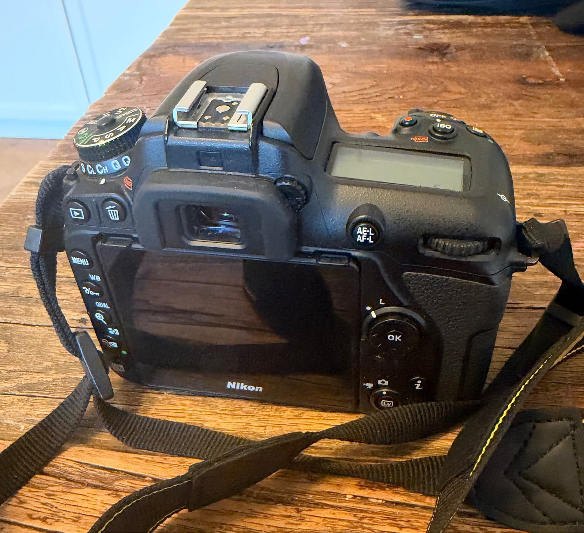 Nikon D7500 + 18–140mm VR – 16 225 exponeringar + tillbehör