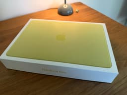 MacBook Neo 13" - Citrus - 512 GB Lagring, 8 GB RAM - Oanvänd!