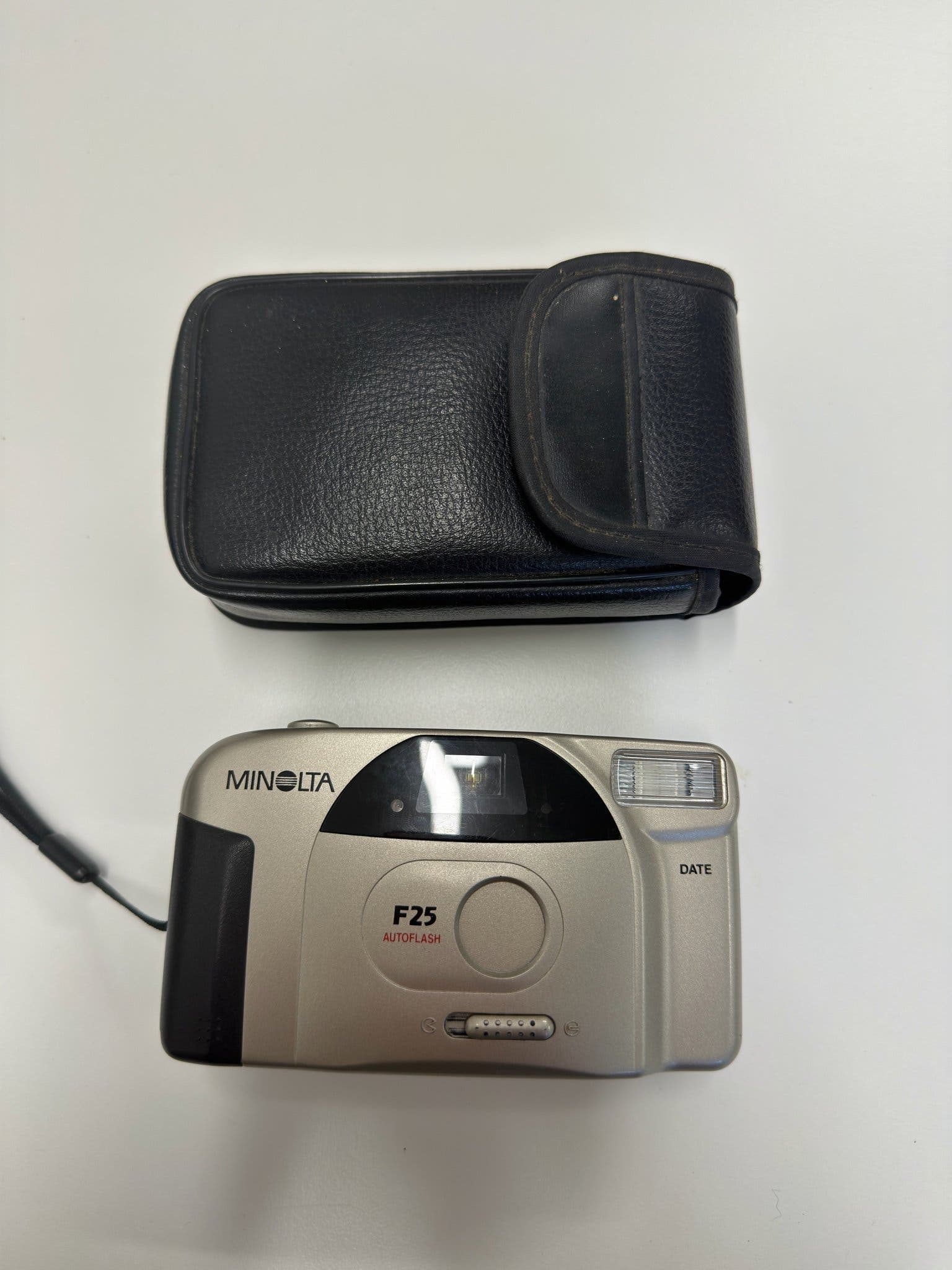 Minolta F25 Autoflash Date analog kamera – Fullt testad & fungerande + fodral