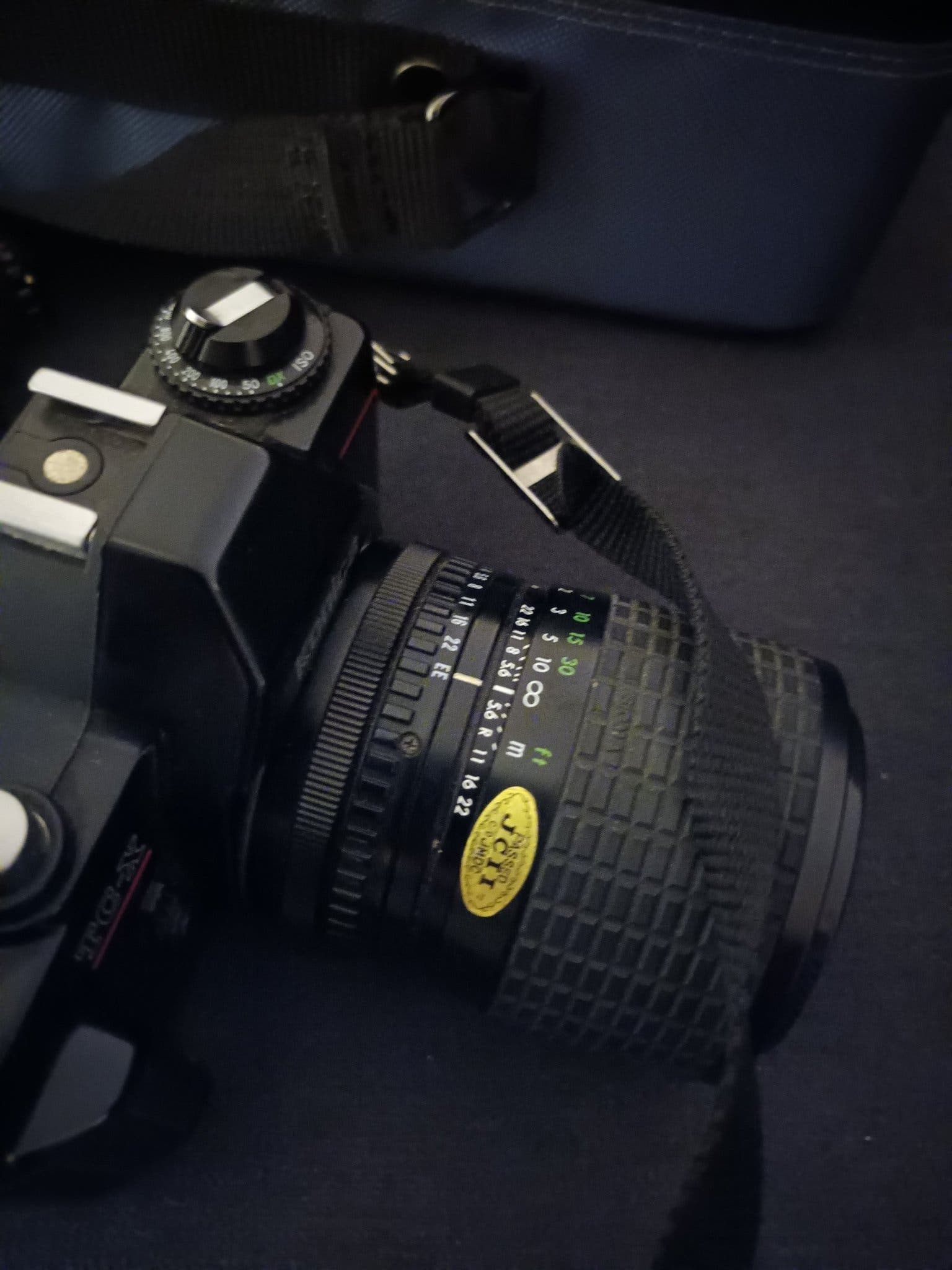 Konica Analog systemkamera med blixt