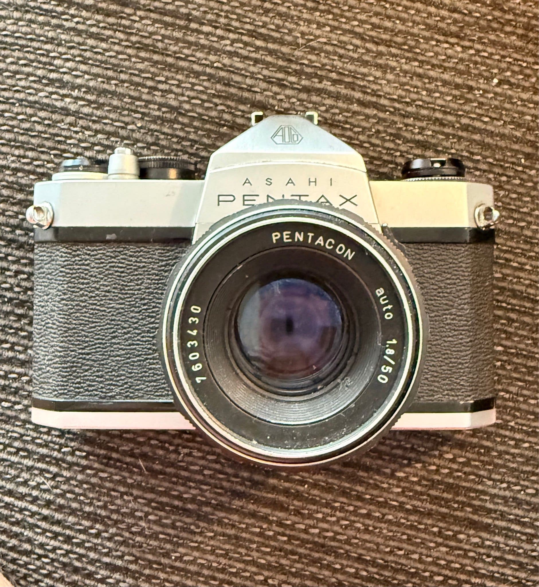 Asahi Pentax Spotmatic SP1000 med Pentacon auto 1.8/50 objektiv