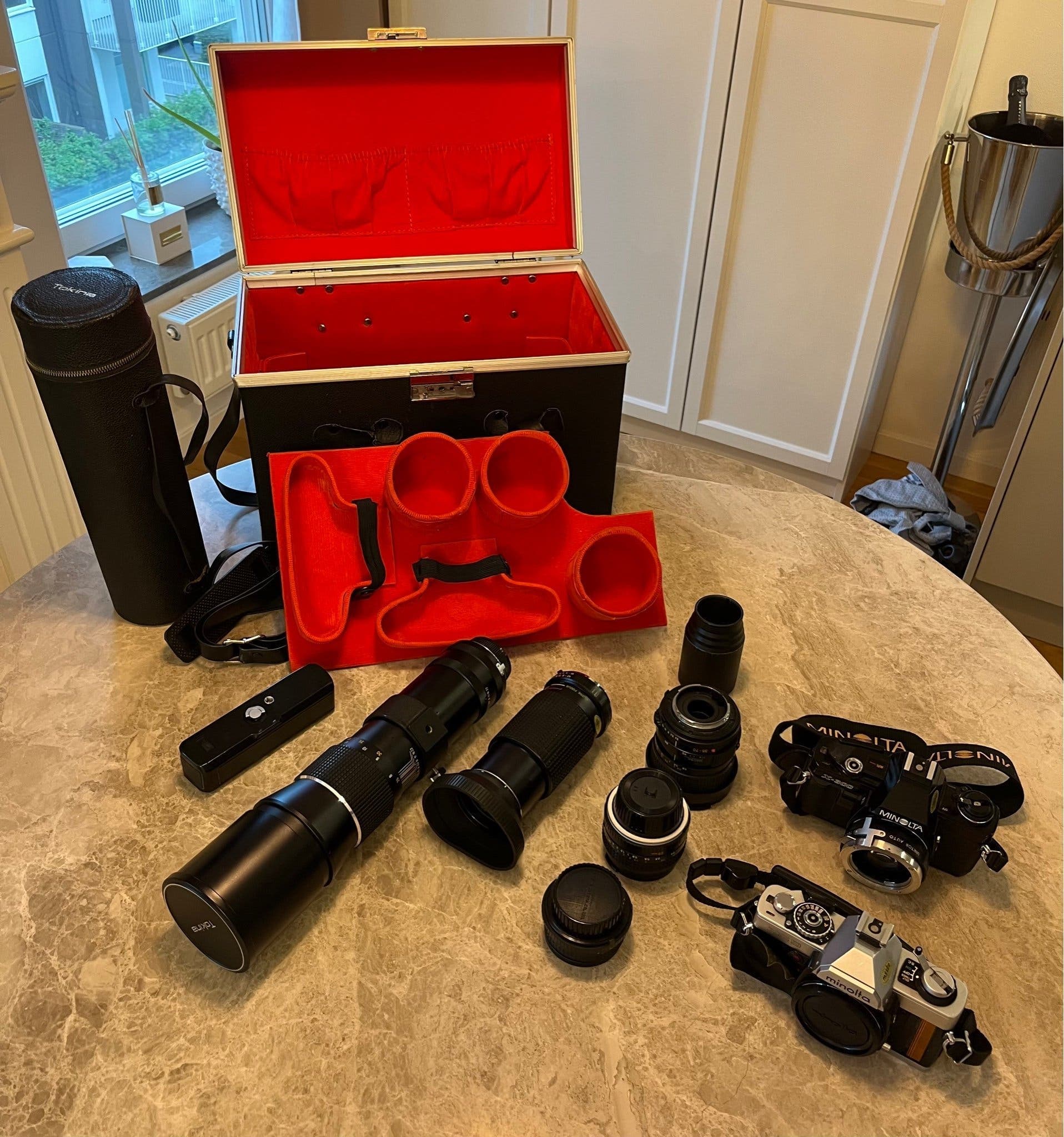 Minolta X-300 & XG-9 – 5 objektiv, Auto Winder G & kameraväska