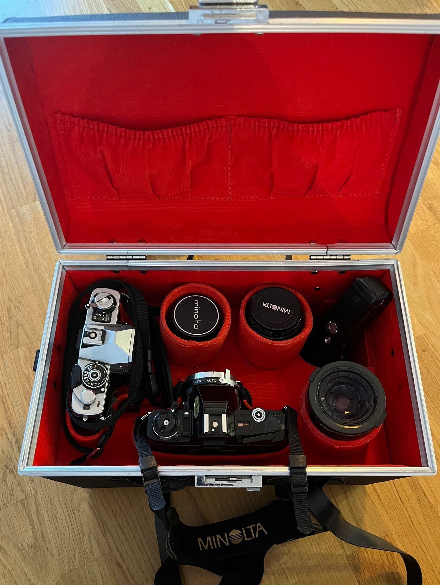 Minolta X-300 & XG-9 – 5 objektiv, Auto Winder G & kameraväska