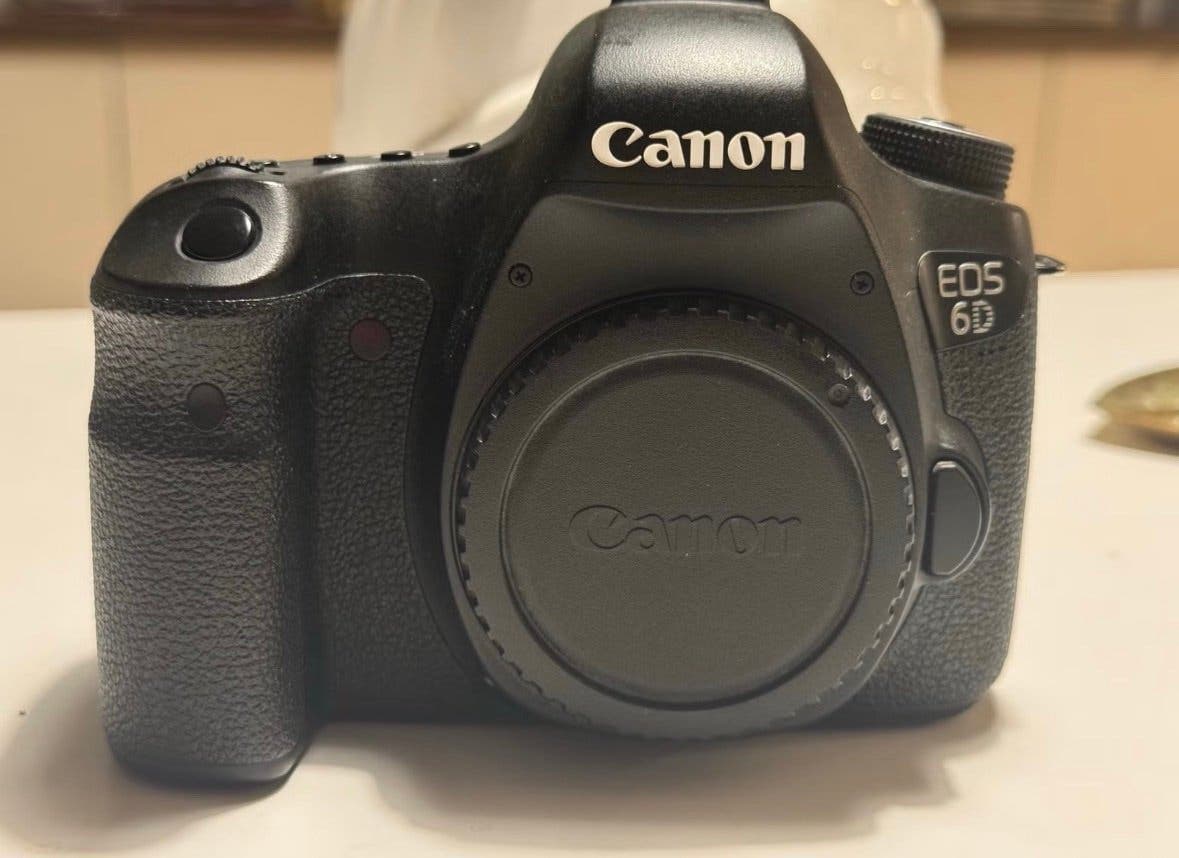 Canon EOS 6D + EF 50mm f/1.8 STM – Fullformat – endast 20 600 exp
