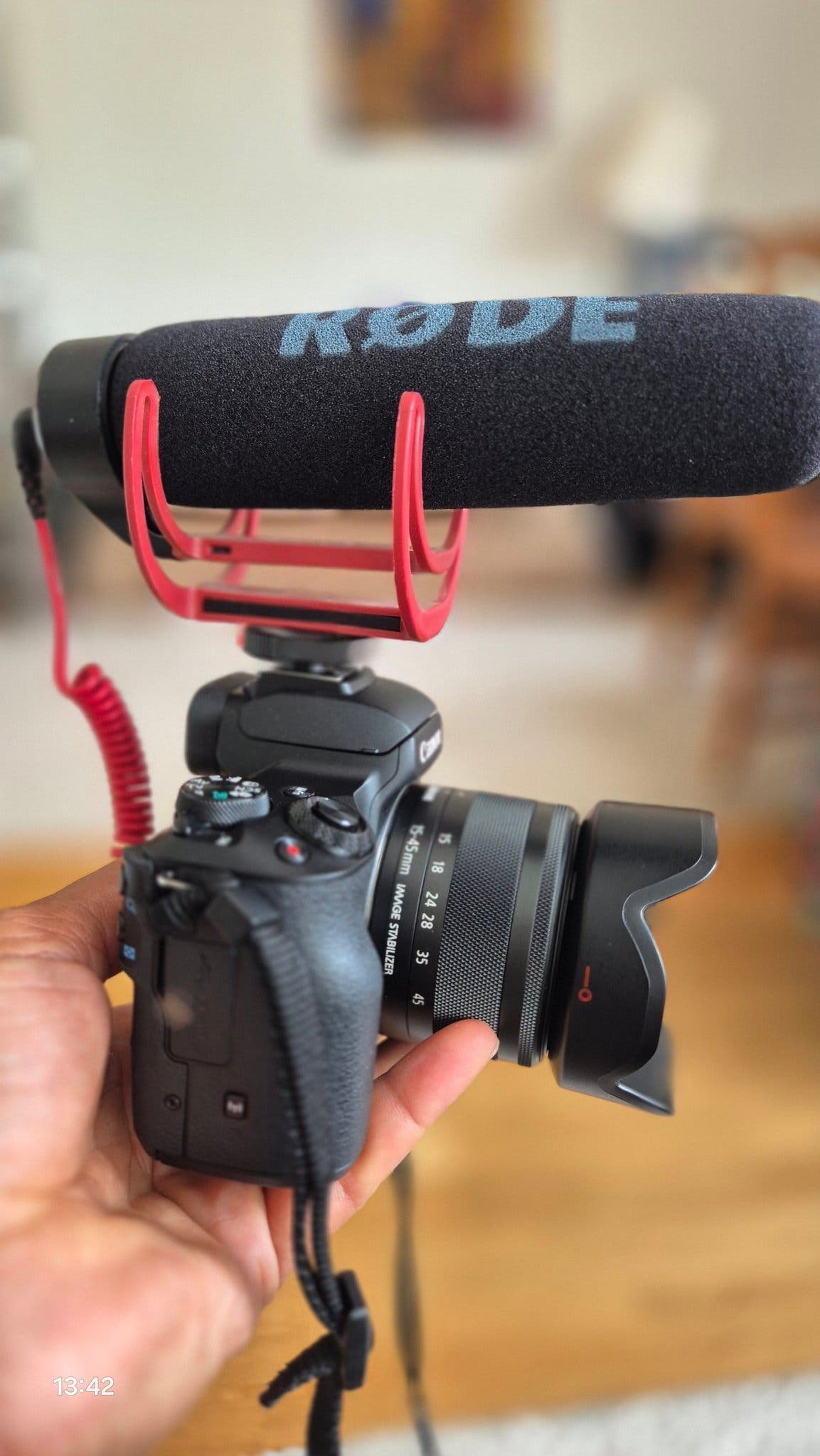 Canon EOS M50 Mark II Vlogging-Kit + EF-M 15–45mm + Røde VideoMic GO (Nyskick!)