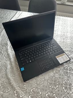 Asus Vivobook Go 14 (i3/8GB/128GB)