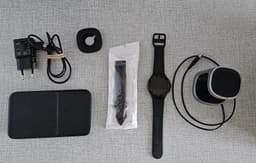 Knappt använd Samsung Watch4 Classic 46mm Svart smartklocka med extra tillbehör