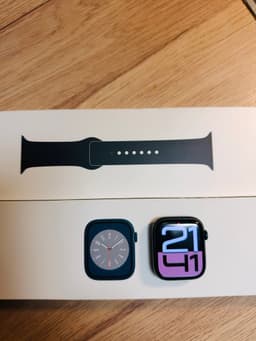 Apple Watch Series 8 - 45 mm GPS – Midnight aluminium – Mycket fint skick