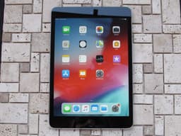Rymdgrå iPad mini 3 16GB WiFi