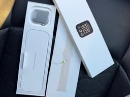 Apple Watch SE 3 GPS + Cellular 40 mm stjärnglans aluminium, sand Sportband