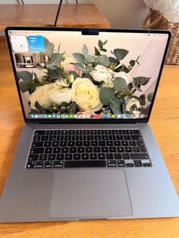 MacBook Air 15 tum M3 16GB