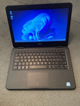 Dell Latitude 3300 13.3" - i5-8250U / 256GB SSD / 8GB RAM / Windows 11