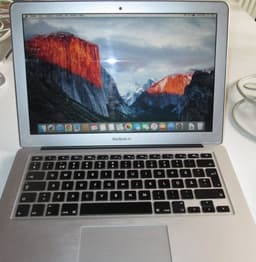 MacBook Air 13 tum, Intel Core i5, 8 GB RAM år2015