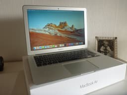 MacBook Air (13-tums, 2017), 1,8 GHz Core i5, 8 GB RAM