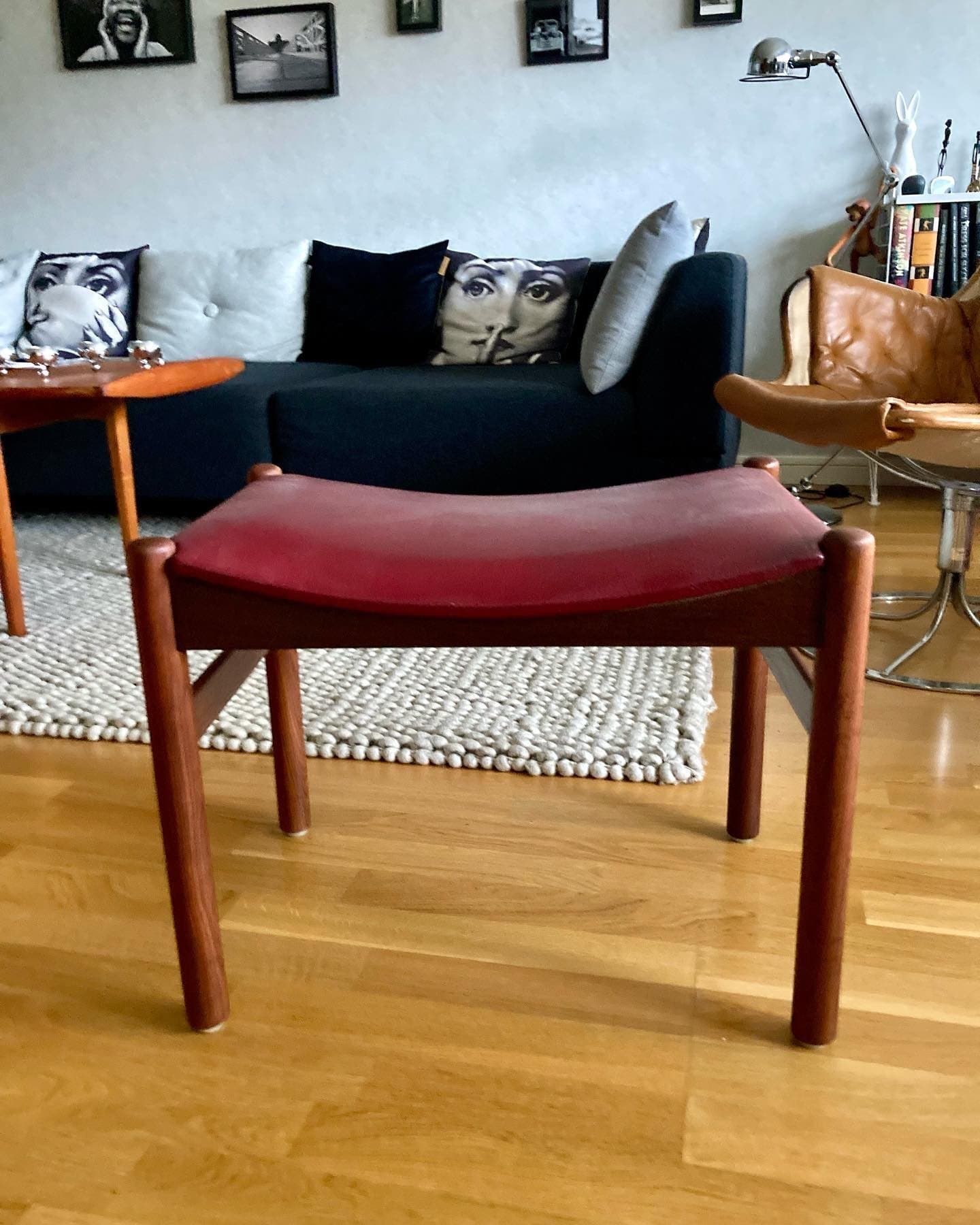 Teak Pall från Aarflot möbler i Norge