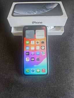 iPhone XR 128gd olåst