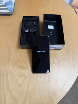 Samsung Galaxy S10+ 128GB Ceramic Black olåst