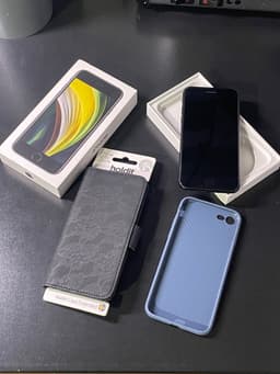IPhone SE 2 64GB (2020) + skal och plånboksfodral