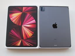 Apple iPad Pro 11" (3rd Generation) Wi-Fi + Cellular