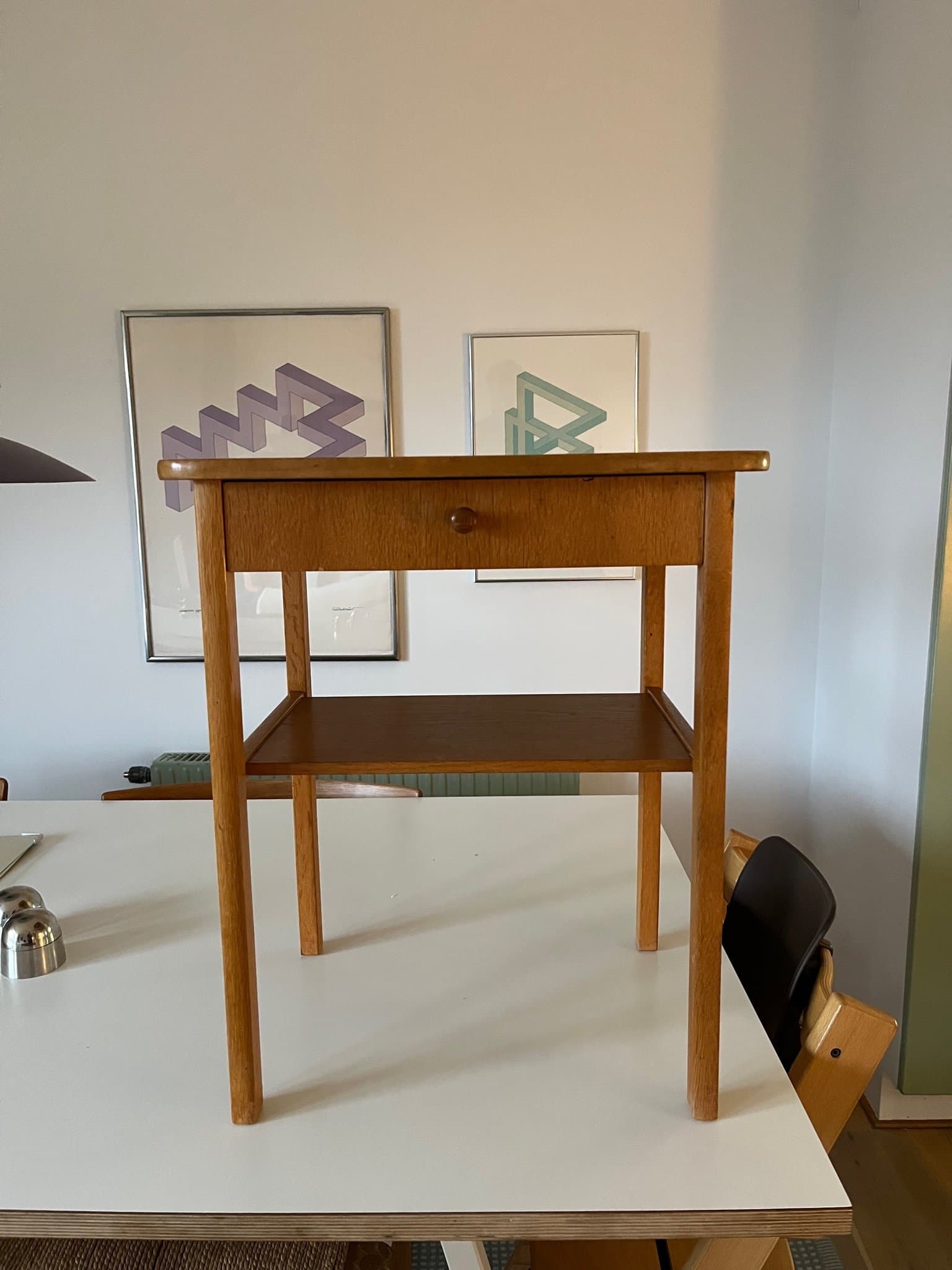 Sängbord nattduksbord i ek Svensk Möbelindustri retro vintage