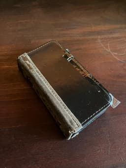 iPhone SE 1st gen (2016) + fodral