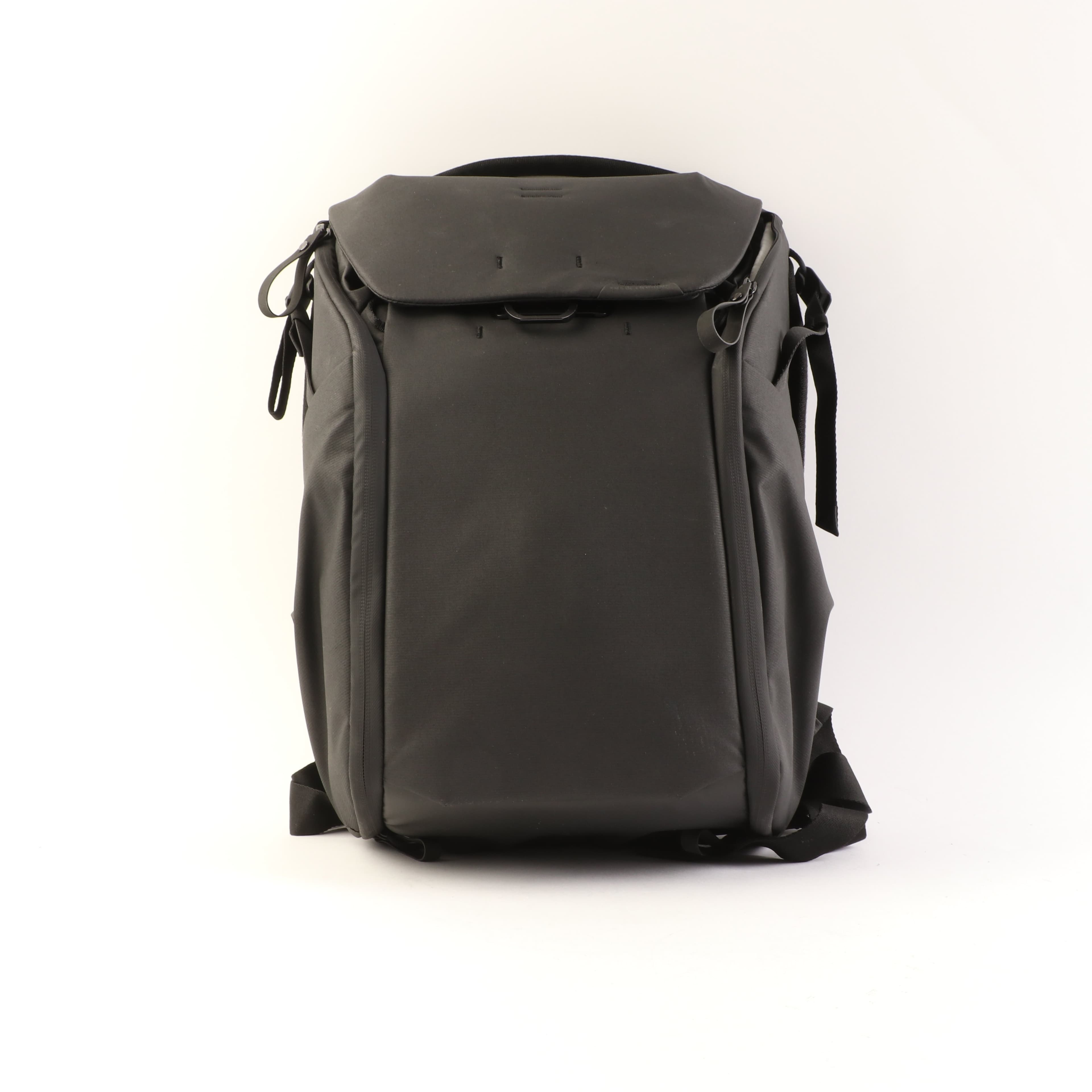 USED Peak Design Everyday Backpack 20L v2 - Black
