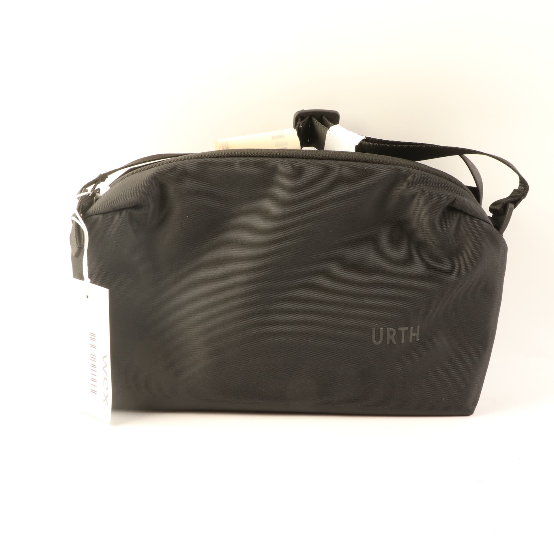 USED Urth Dolomite Crossbody Bag 5L - Black