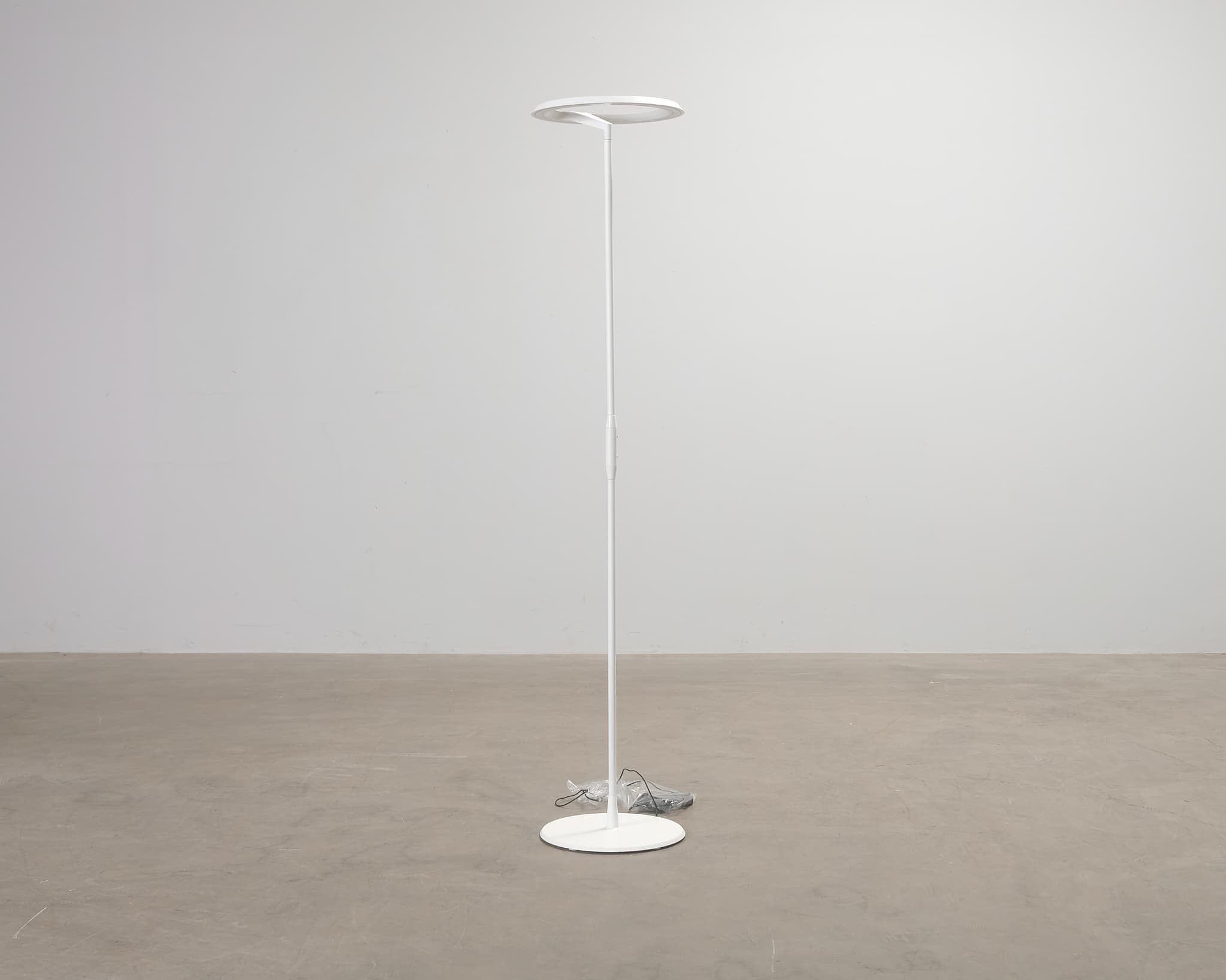 Golvlampa vit
