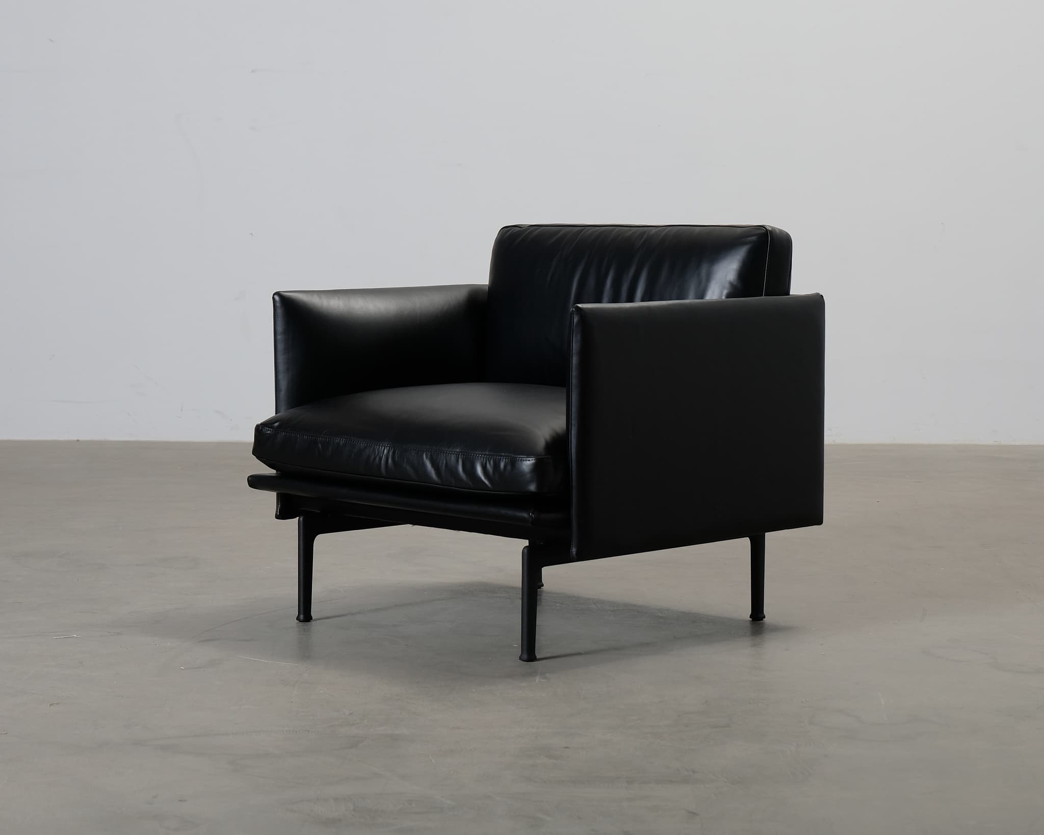 Muuto Outline fåtölj svart läder