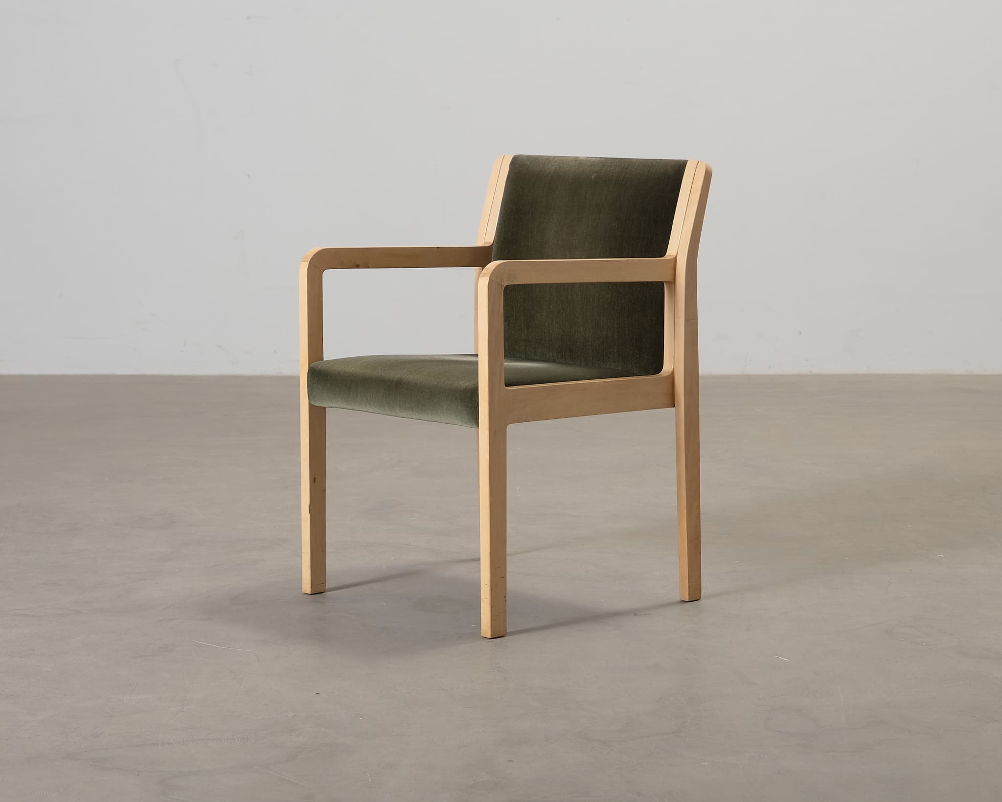 Artek Pentti Heinonen karmstol grå