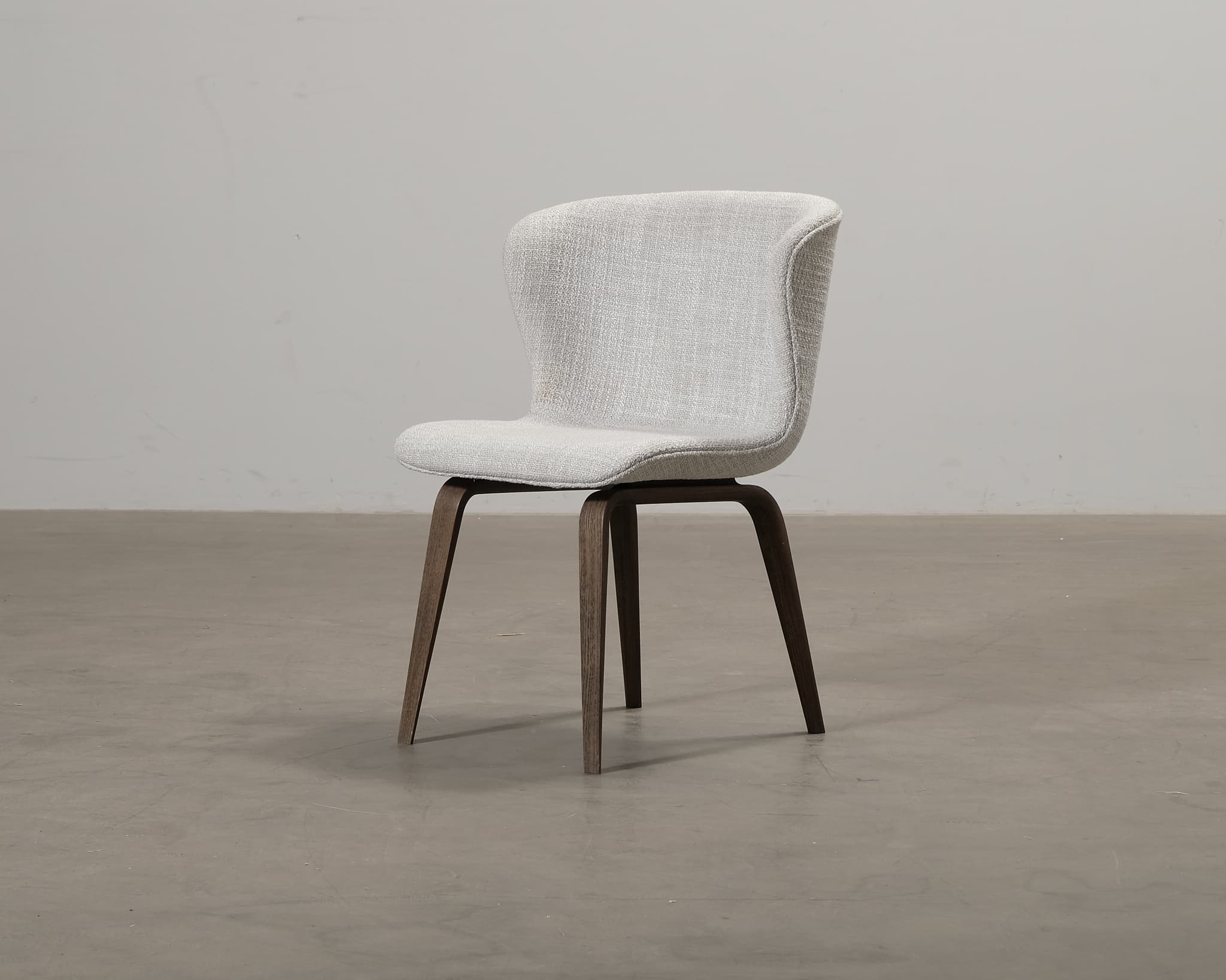 Friends & Founders Pipe matstol ljusgrå / ek