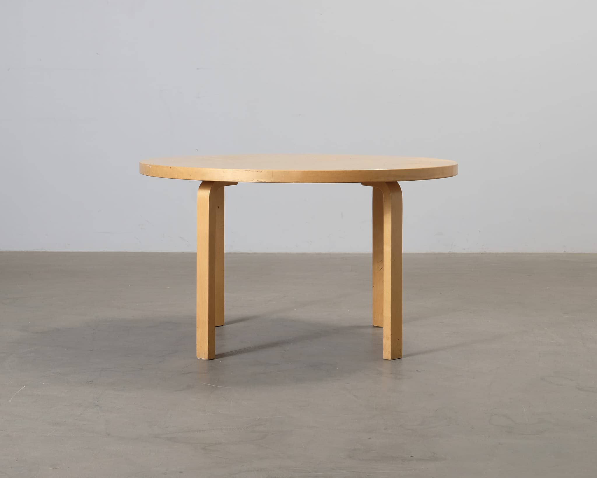 Artek 91 bord  ø 125 cm björk
