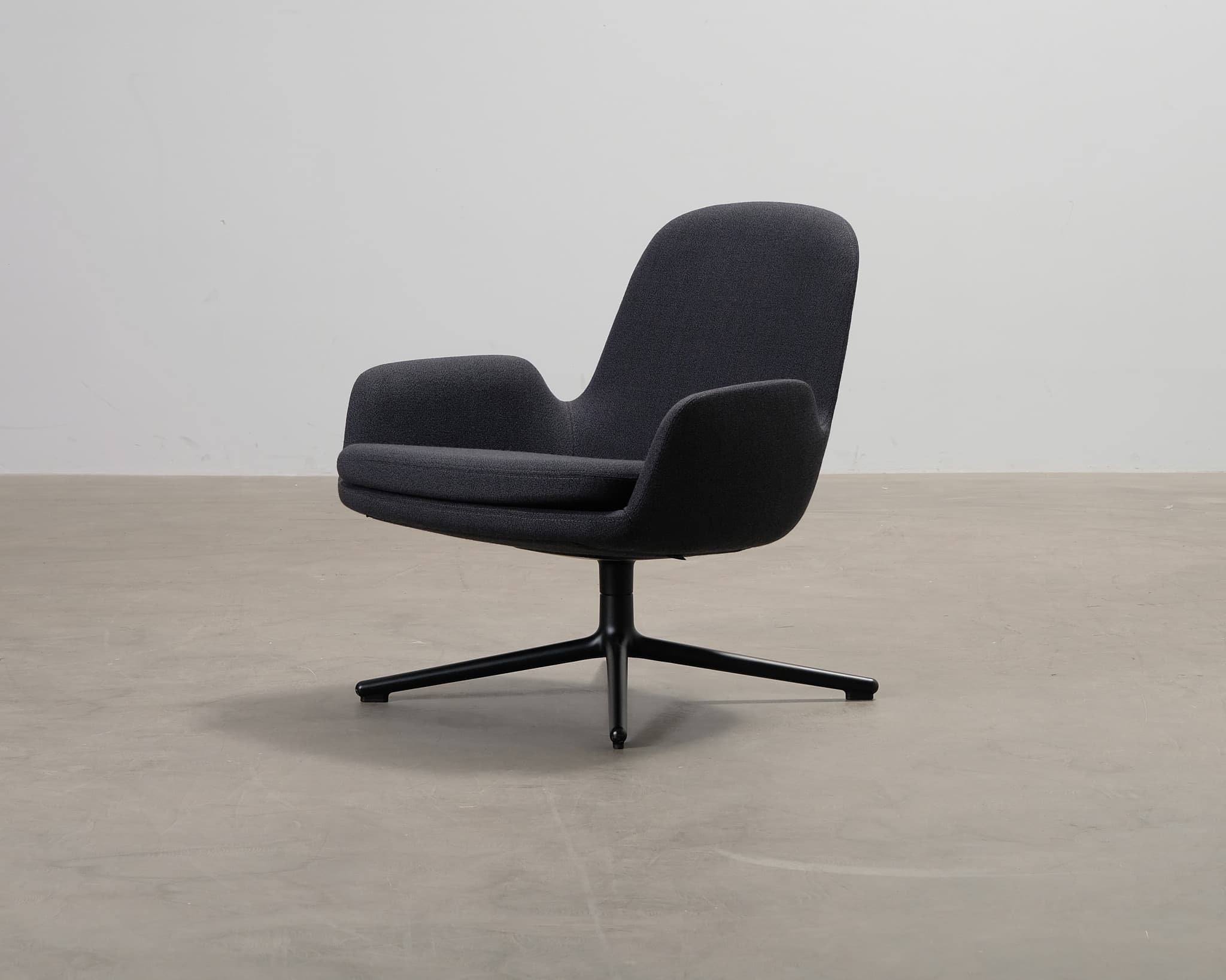 Normann Copenhagen Era Swivel Low fåtölj grå