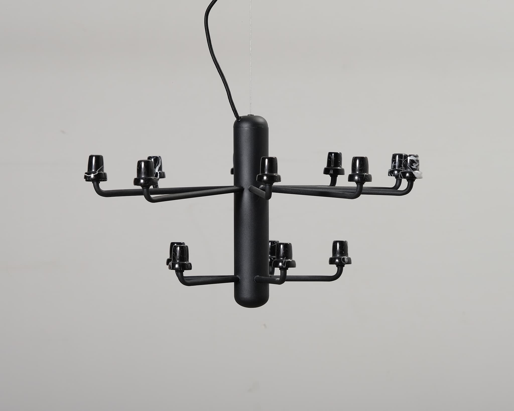 Normann Copenhagen Amp ljuskrona svart