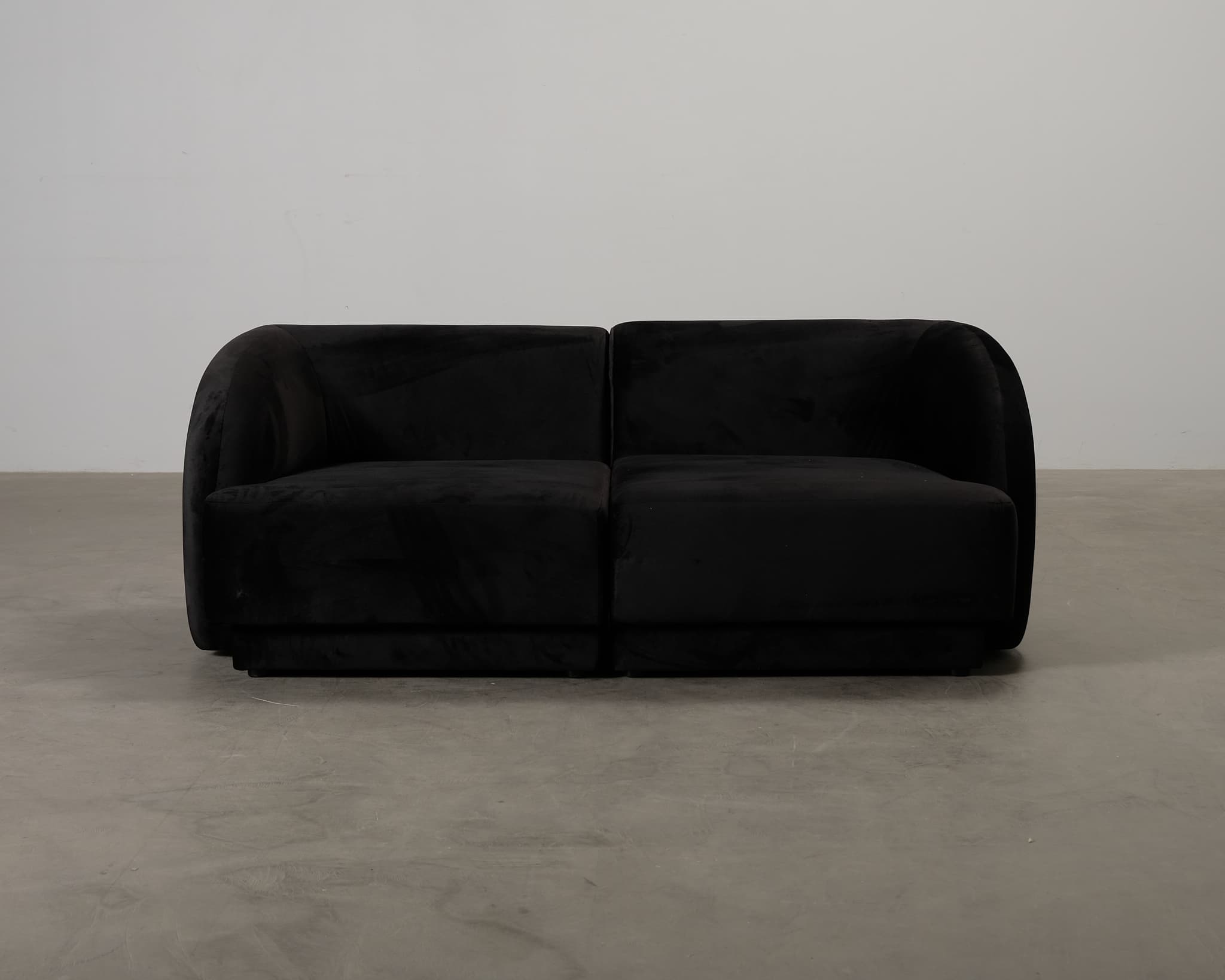 Micadoni Miley 2-sits soffa svart