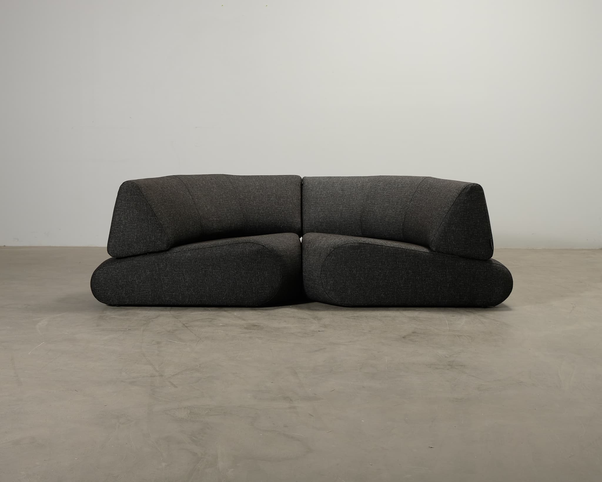 Eero Aarnio Export 2-sits soffa mörkgrå